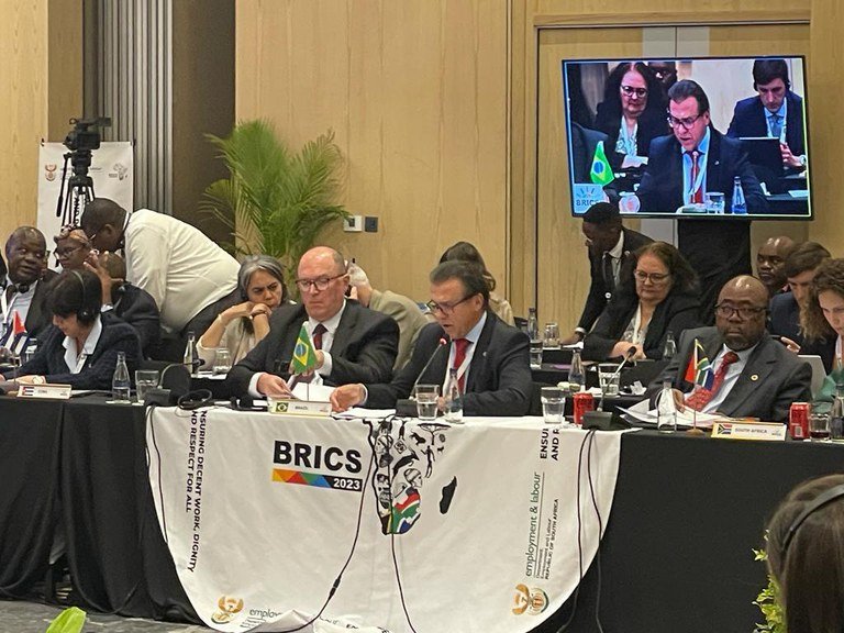 Read more about the article Marinho defends decent work and highlights the Government’s achievements at a meeting of BRICS Labor and Employment ministers in South Africa