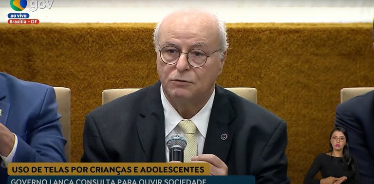 Read more about the article Participate in the public consultation on the conscious use of digital devices by children and adolescents