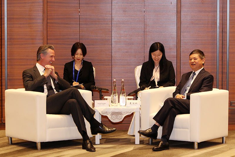 Read more about the article Minister of Ecology and Environment Huang Runqiu meets with California Governor Gavin Newsom