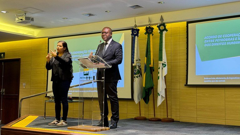 Read more about the article MDHC and Petrobras sign agreement to promote human rights governance in the state-owned company