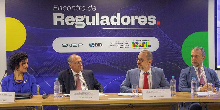 Read more about the article Partnership between CGU and MDIC will promote an improvement in the business environment