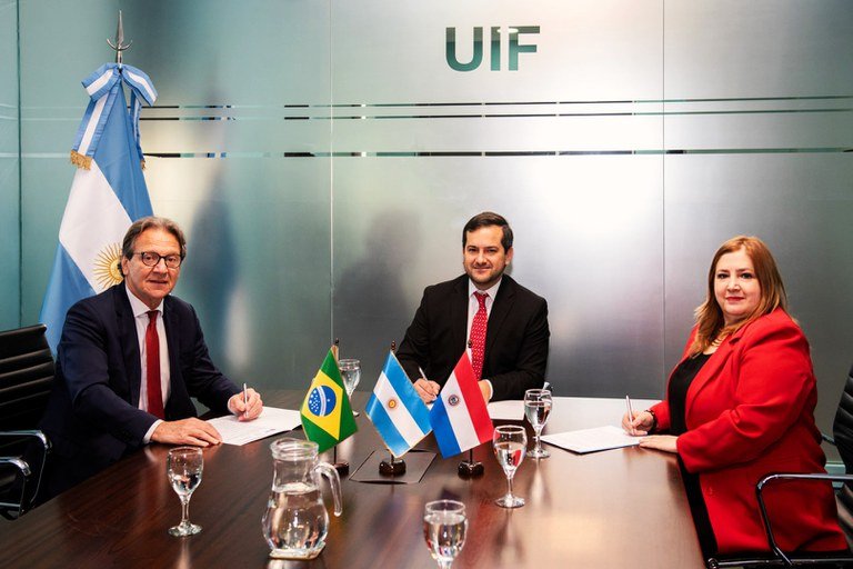 Read more about the article Meeting strengthens regional cooperation between Financial Intelligence Units of Brazil, Argentina and Paraguay