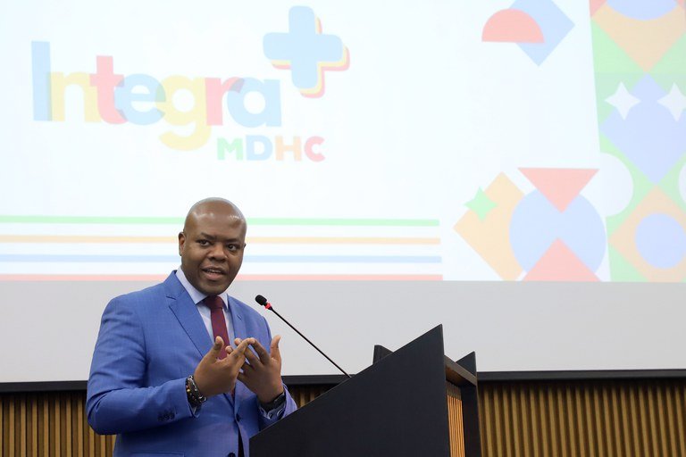 Read more about the article Silvio Almeida launches new integrity plan for the Ministry of Human Rights and Citizenship