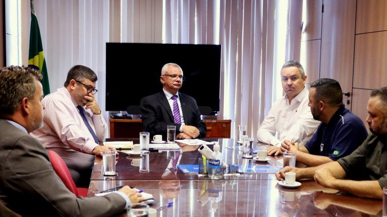 Read more about the article Chico Macena discusses the situation of Avibras with metalworkers from São José dos Campos (SP)