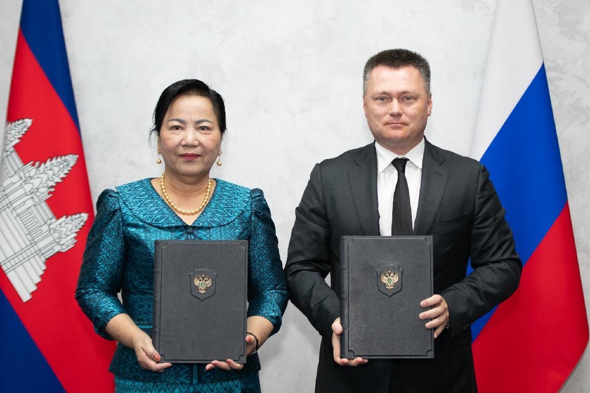 Read more about the article The Prosecutor General of Russia signed a memorandum of cooperation with the Prosecutor General of the Supreme Court of the Kingdom of Cambodia for the first time   Text   9Images   Share
