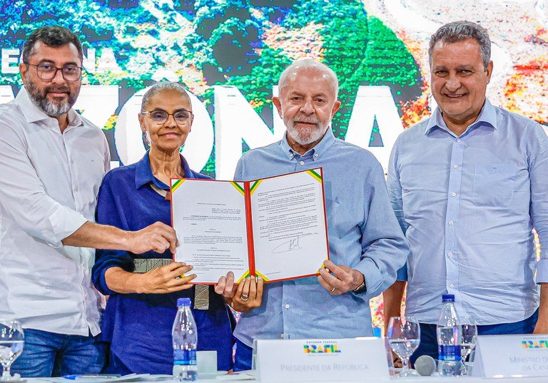 Read more about the article Lula announces creation of climate authority